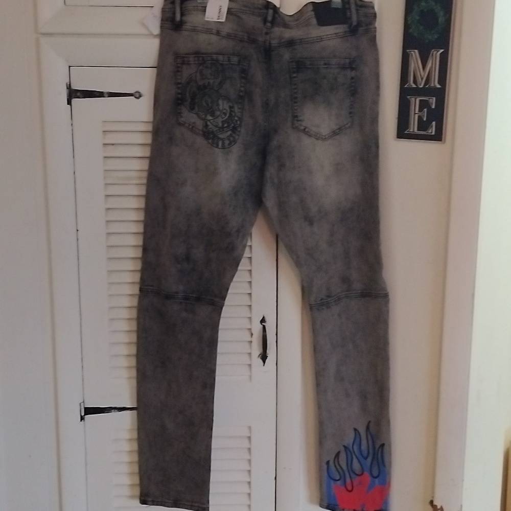 Stylish Gray Graphic Men's Jeans - Picture 3 of 3